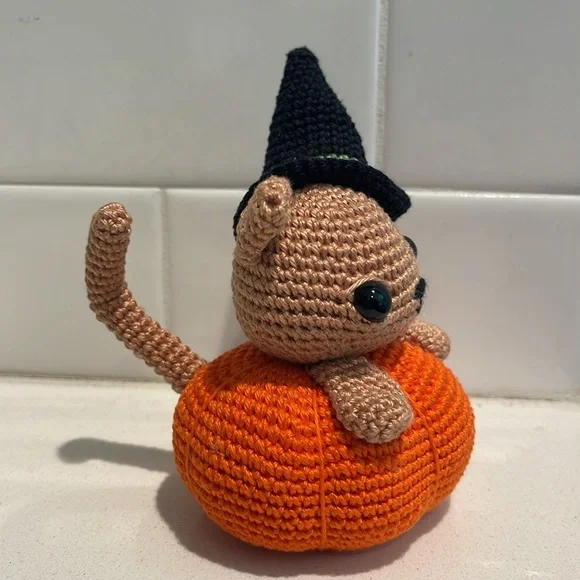 Handcrafted Pumpkin Cat Halloween Figure Holiday Decor Amigurui Crochet - Picture 5 of 9